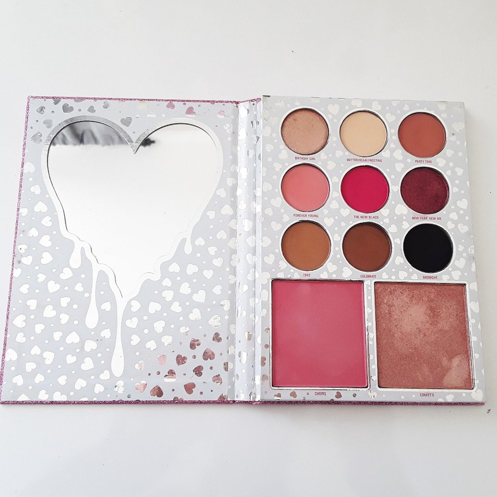 Kylie Jenner Pressed Powder Palette